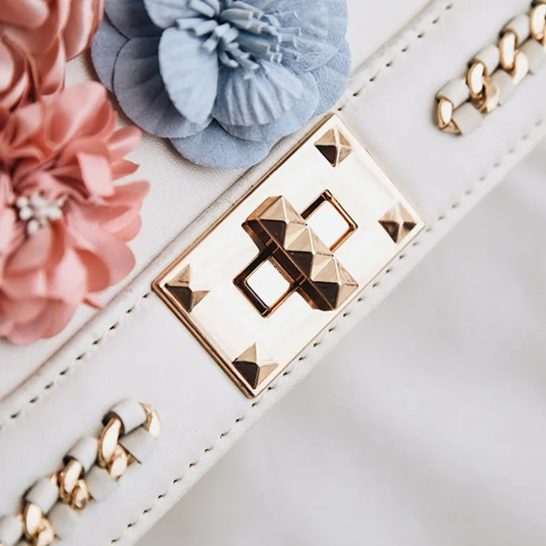Sac à main avec motif floral et bandoulière avec chaînes^Sac Bandoulière Outlet