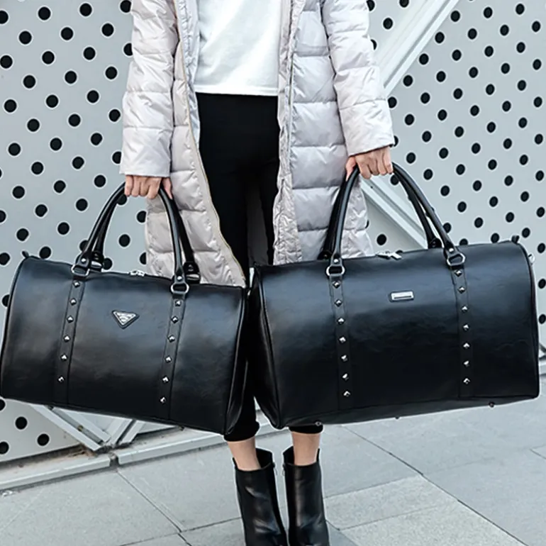 Sac voyage 48h et sac weekend en cuir noir clouté^Sac Bandoulière Shop