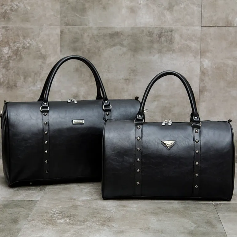 Sac voyage 48h et sac weekend en cuir noir clouté^Sac Bandoulière Shop